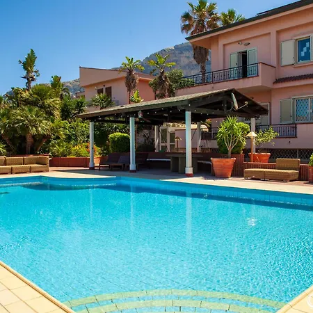 Bed & Breakfast Seven Palms Isola delle Femmine